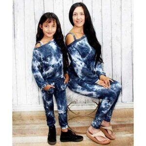 Blue & White Tie-Dye Off-Shoulder Sweatshirt & Sweatpants